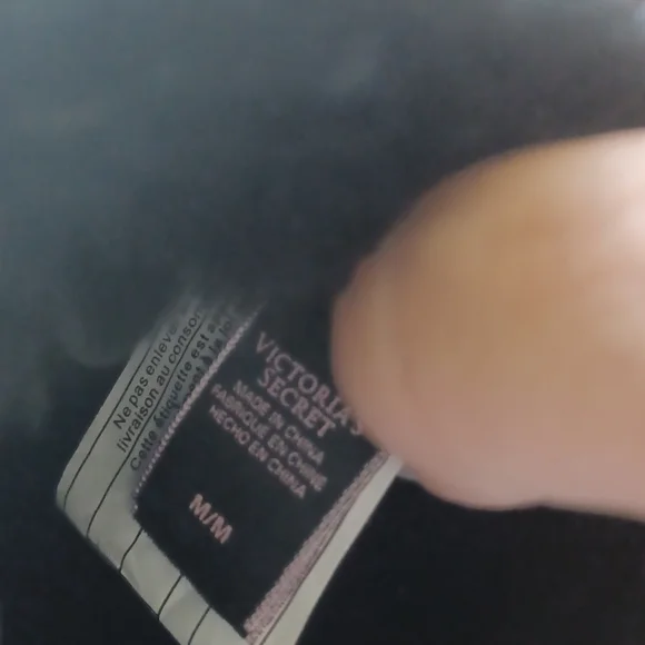 Victoria Secret Slide On Closed Toe Slippers. Black & White  Size:M new - Picture 3 of 3